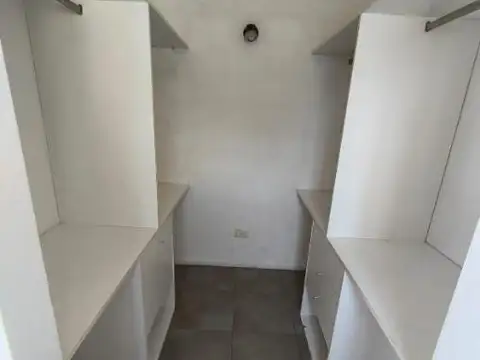 Depto Tipo Casa en Alquiler con 1 cocheras
