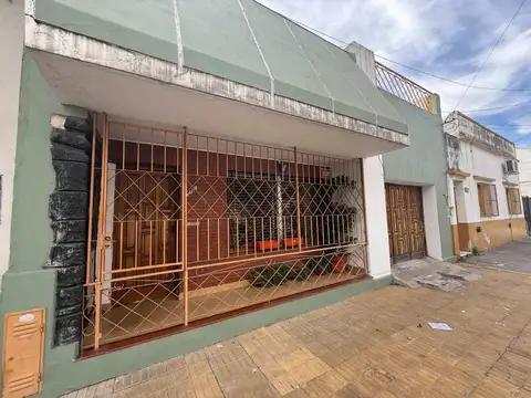 Casa 2 ambientes con 1 baño