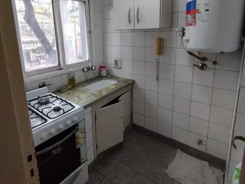 MONOAMBIENTE AL FRENTE CON BALCÓN, SUPERLUMINOSO