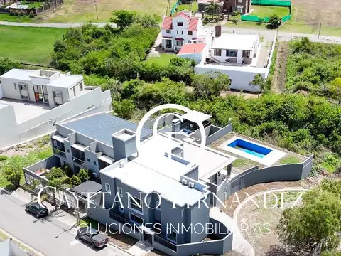 Casa 5 ambientes con 4 baños