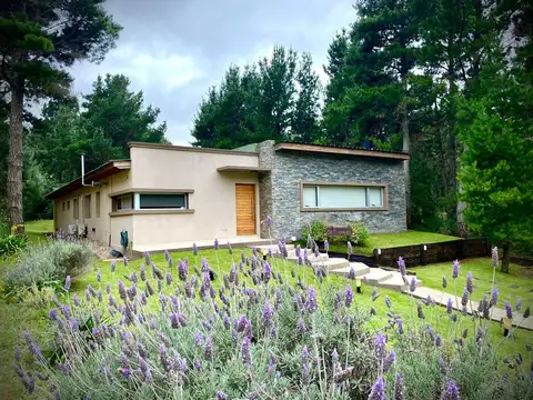 VENTA DE CASA EN COSTA ESMERALDA CON GAS NATURAL