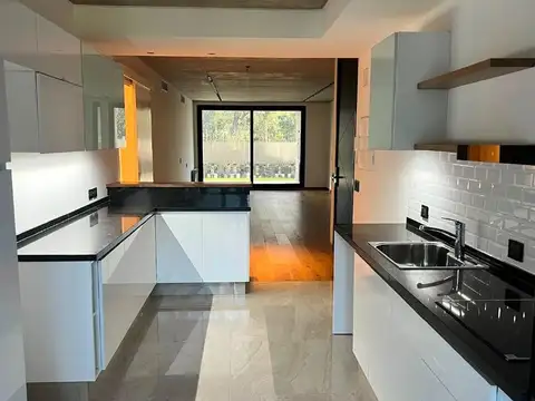 Departamento en Venta en Fisherton, USD 590.000