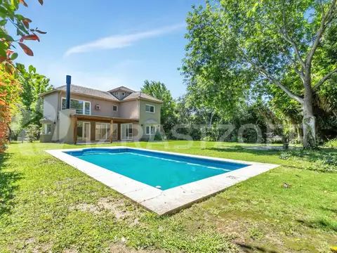 Casa en Ayres de Pilar, Pnamericana Km43.5,  3 dormitorios, jardin y pelita.  BAJO DE VALOR