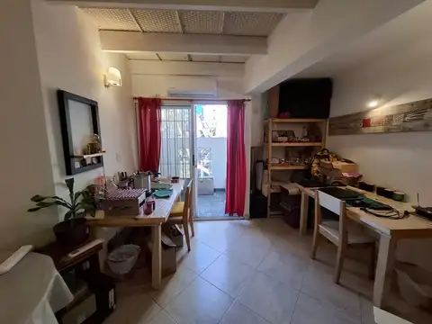 Depto Tipo Casa en Venta en Chacarita, USD 125.000