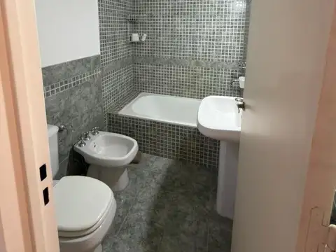 DEPARTAMENTO 1 DORMITORIO CON PATIO EN BOLIVAR 800