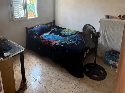 SE VENDEN 2 CASAS ALQUILADAS EN LLAMBI CAMPBELL