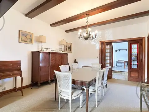 Casa 7 ambientes con 5 baños