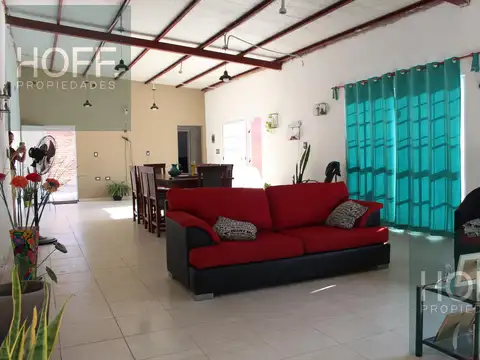 Casa en Venta con 3 cocheras