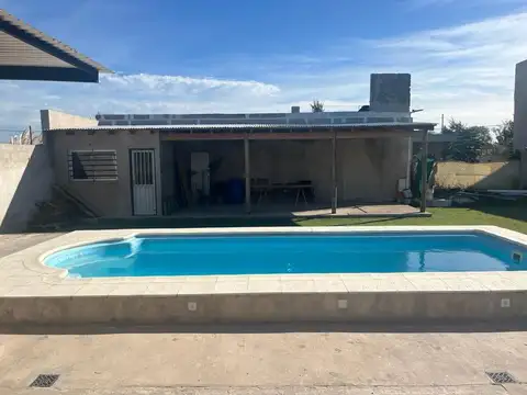 Casa 3 ambientes con 2 baños