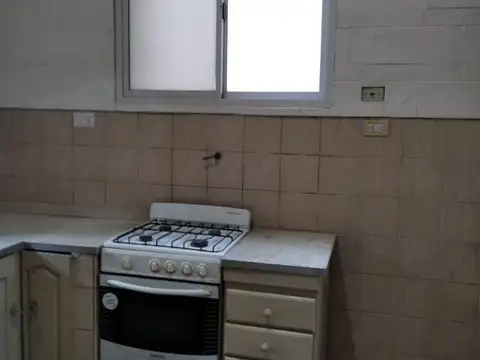 Depto Tipo Casa en Alquiler en Wilde, $ 600.000