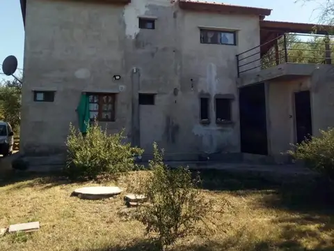 Casa 6 ambientes con 3 baños