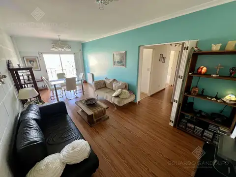 EXCELENTE Semipiso de 3 amb hecho a nuevo en IMPECABLE ESTADO 