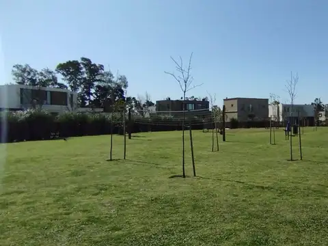 LOTE EN VENTA BARRIO SANTO TOMAS, DERQUI, PILAR