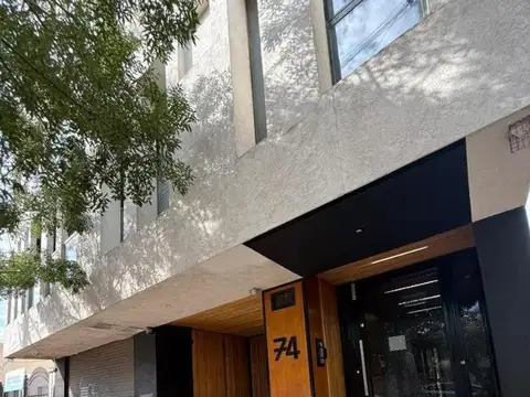 Hipolito Yrigoyen 74