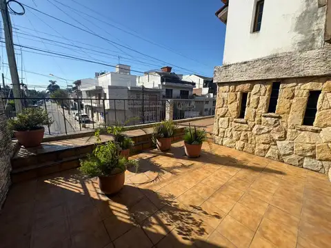 Depto Tipo Casa 6 ambientes con 3 baños