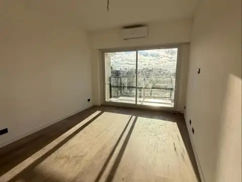 Libertador 1800, Piso 7