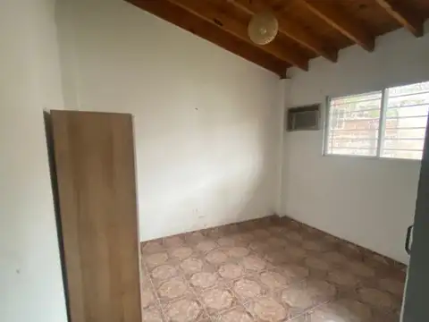 Depto Tipo Casa en Alquiler en Ramos Mejia, $ 400.000