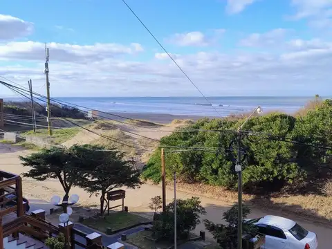 TRIPLEX CUATRO AMBIENTES CON PARQUE Y GARAJE