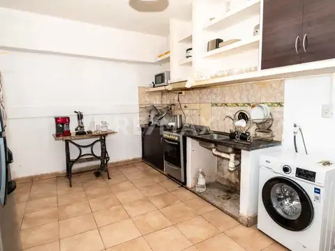 CASA 6 DORM VENTA 2 DEPARTAMENTOS LOCAL INVERSION