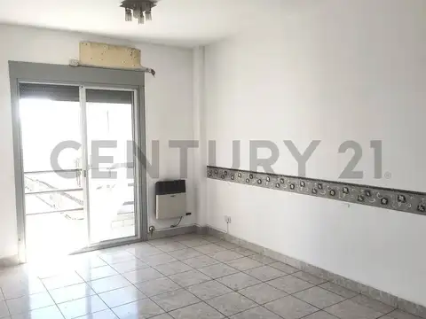 VENTA DEPARTAMENTO SEMIPISO DE 3 AMBIENTES CON BALCÓN Y COCHERA - FLORESTA