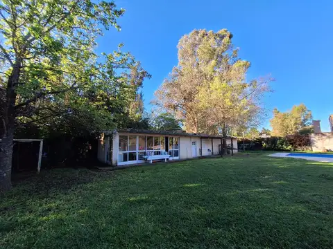 Casa en Venta con 3 cocheras