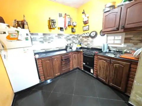 Casa 4 ambientes con 1 baño