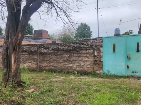 Casa a refaccionar y gran terreno