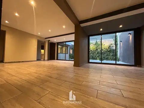 OPENHOUSE vende hermosa casa reciclada