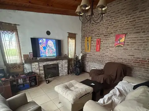 Casa en Venta con 2 cocheras