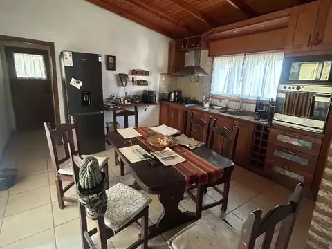 Casa 3 ambientes con 2 baños