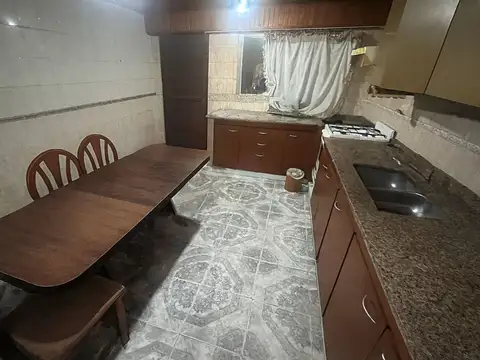Casa 3 ambientes con 1 baño