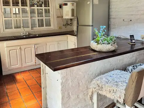 Casa 5 ambientes con 2 baños