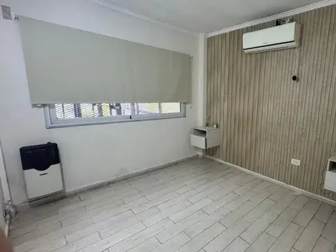 Casa 5 ambientes con 1 baño