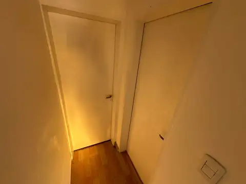 Batalla De San Carlos 100, Piso 1