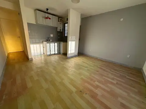 Batalla De San Carlos 100, Piso 1