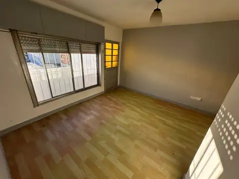 Depto Tipo Casa en Alquiler de 1 dormitorio
