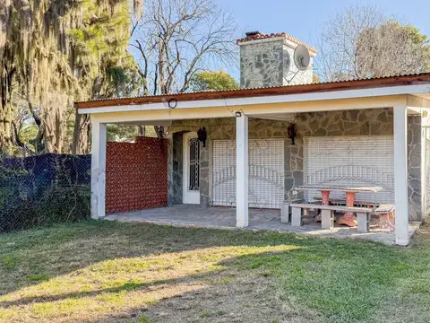 Casa en venta 2 dormitorios en barrio Los Indios Roldan