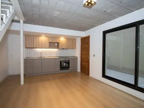 Alquiler apartamento duplex reciclado Barrio Sur