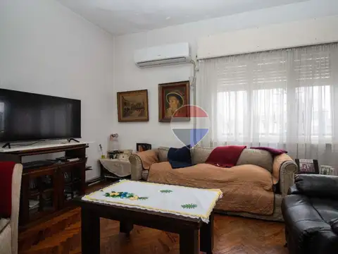 Depto Tipo Casa en Venta de 5 ambientes