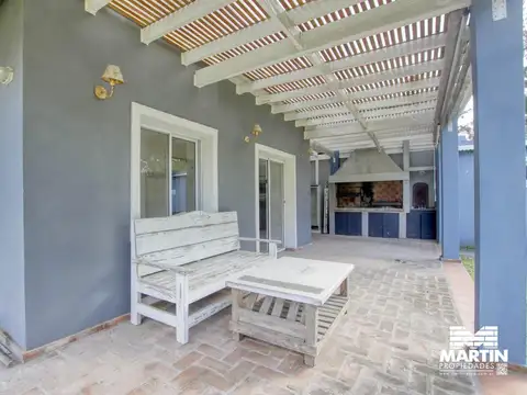 Casa 4 ambientes con 4 baños
