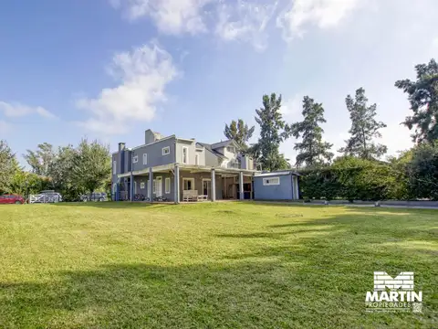 Casa 4 ambientes sobre 1.100m2 con pileta y parrilla - Ingeniero Maschwitz