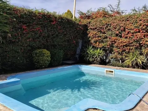 CASA DE DOS PLANTAS. ZONA B° NATANIA VI, RIVADAVIA