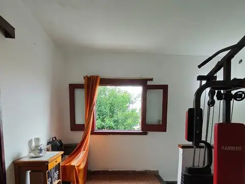 VENTA CASA FAMILIAR LOTE PROPIO EN BERNAL