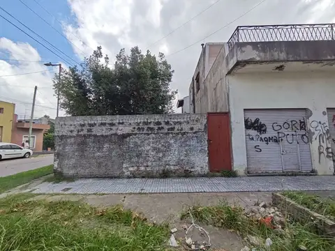 VENTA CASA FAMILIAR LOTE PROPIO EN BERNAL