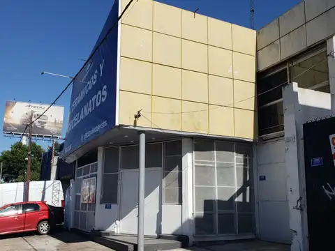 Alquiler en Moreno, local con depósito frente a Acceso Oeste