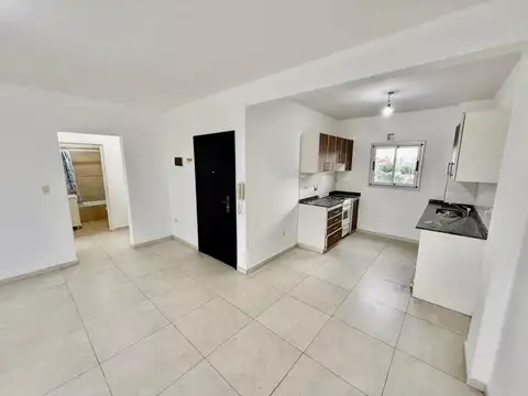 Depto en Venta- 2 amb con balcón - San Martín 