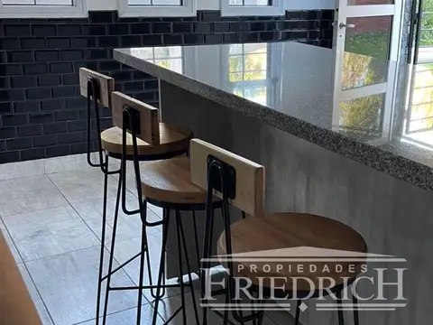 Casa en Venta con 1 cochera