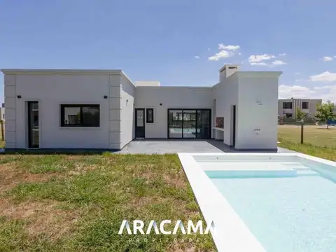 Casa en Venta en el Barrio Privado San Felipe - Canning