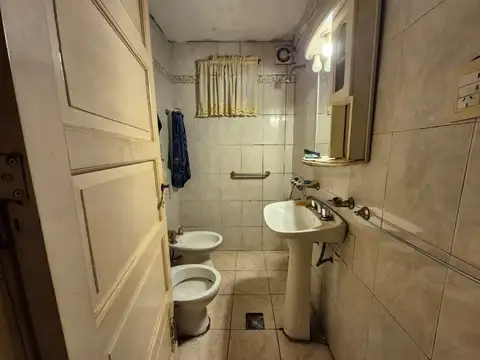 Casa 4 ambientes con 1 baño
