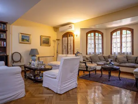 Casa 5 ambientes con 3 baños